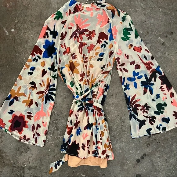 Women’s Shirt Set - Picture 7 of 9